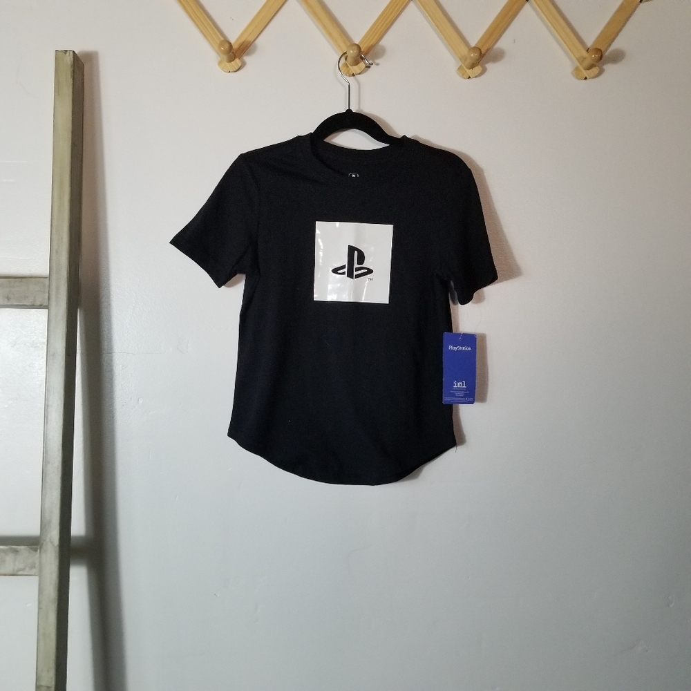 NWT SONY PLAYSTATION KIDS BLACK AND WHITE T-SHIRT SIZE 4/5